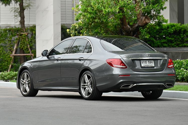 Mercedes-Benz E-Class 2018 E350e Sedan ปลั๊กอินไฮบริด (PHEV) ไม่ติดแก๊ส เกียร์อัตโนมัติ เทา รูปที่ 3