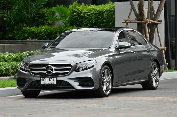 รถ Mercedes-Benz E-Class E350e สี เทา