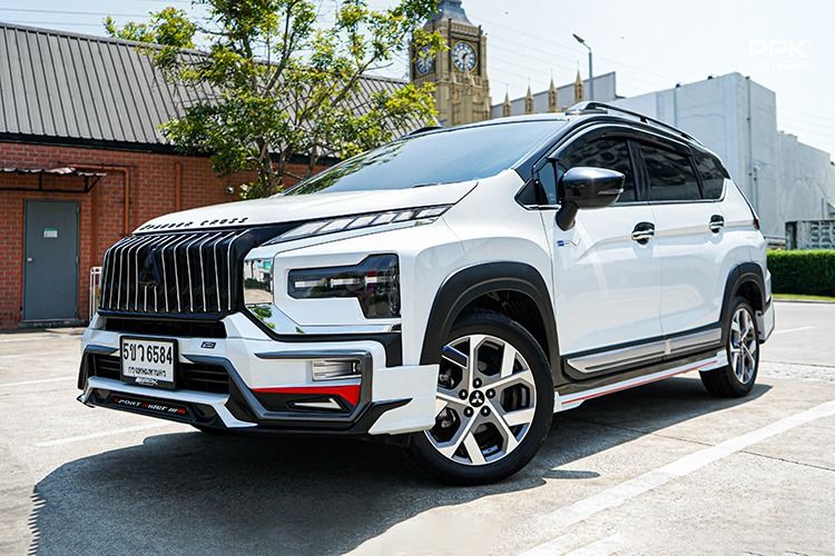 รถ Mitsubishi Xpander Cross 1.6 HEV สี ขาว