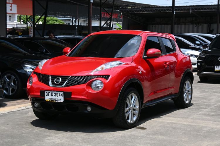 รถ Nissan Juke 1.6 V สี แดง