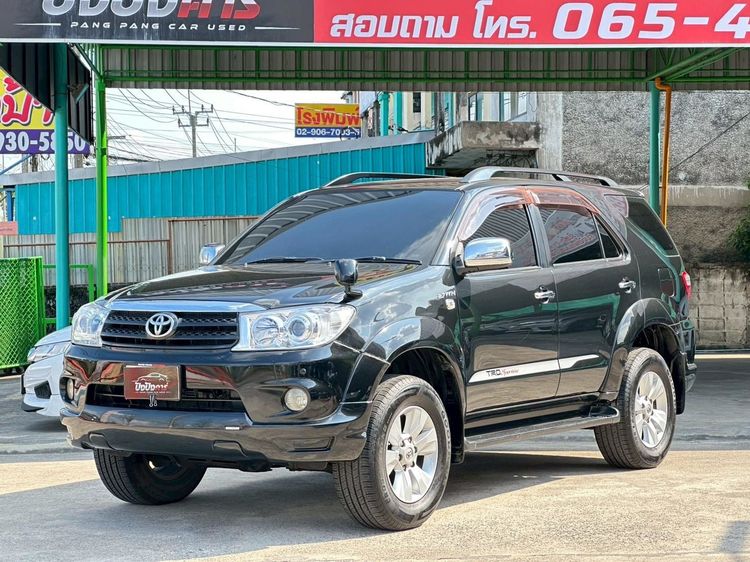 Toyota Fortuner 2011 2.7 V Utility-car เบนซิน LPG เกียร์อัตโนมัติ ดำ รูปที่ 3