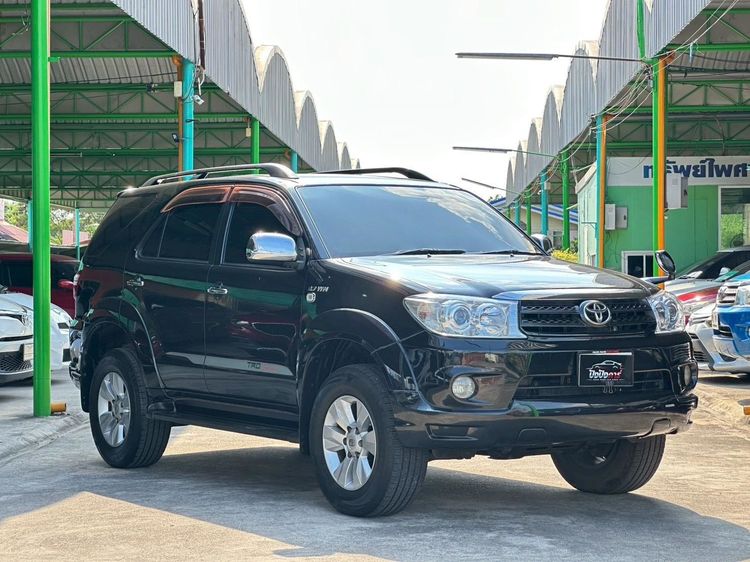 ปี 2011 TOYOTA FORTUNER 2.7 V (เบนซิน+LPG) AT สีดำ 