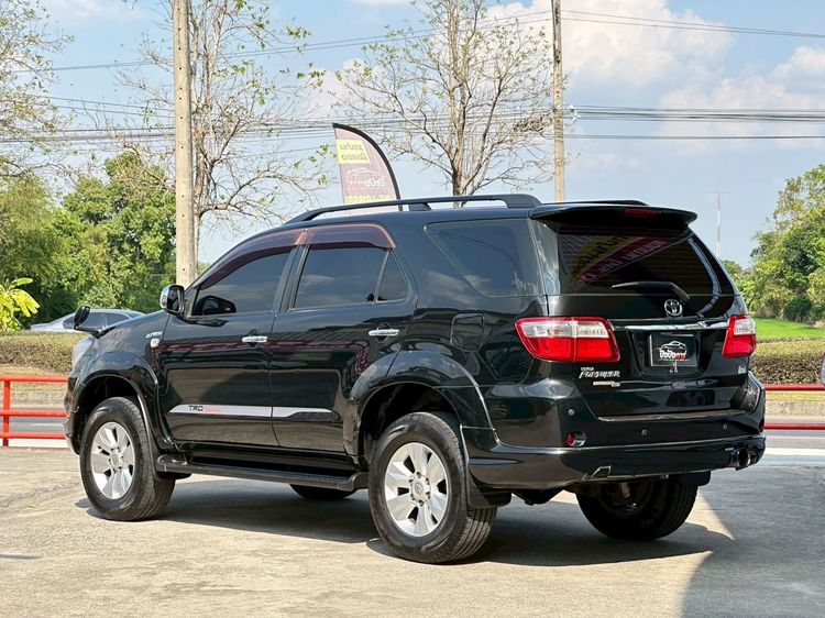 Toyota Fortuner 2011 2.7 V Utility-car เบนซิน LPG เกียร์อัตโนมัติ ดำ รูปที่ 4