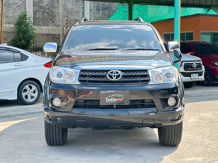 Toyota Fortuner 2011 2.7 V Utility-car เบนซิน LPG เกียร์อัตโนมัติ ดำ รูปที่ 2