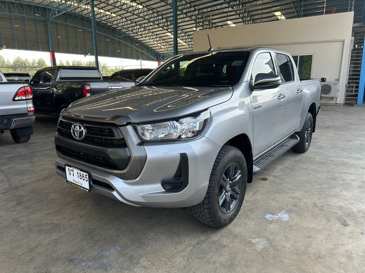 รถ Toyota Hilux Revo Double Cab 2.4 Entry Prerunner สี บรอนซ์เงิน
