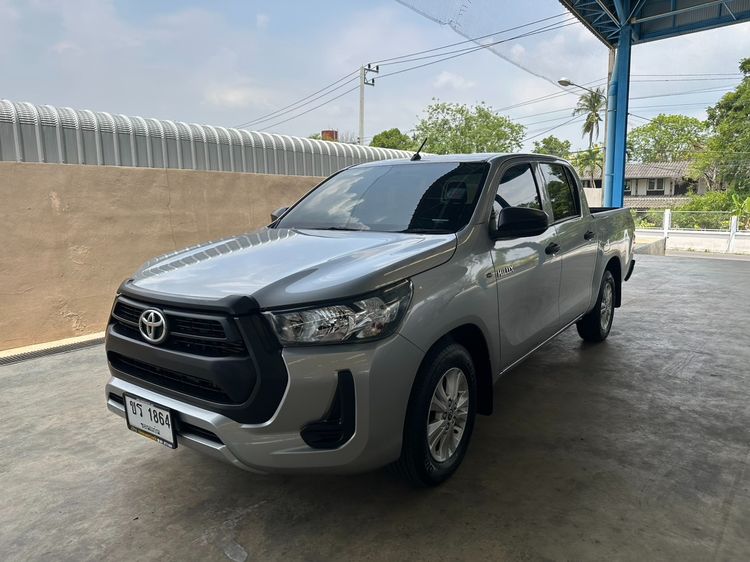 รถ Toyota Hilux Revo Double Cab 2.4 Mid Z Edition สี บรอนซ์เงิน
