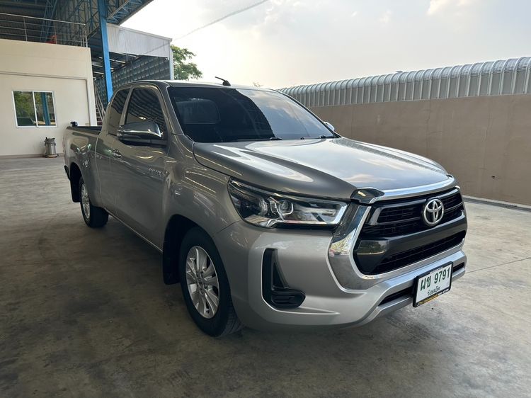 Toyota Hilux Revo 2022 Smart Cab 2.4 Mid Z Edition Pickup ดีเซล ไม่ติดแก๊ส เกียร์ธรรมดา บรอนซ์เงิน รูปที่ 3