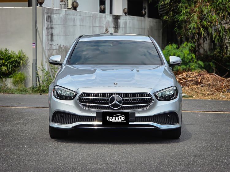 Mercedes-Benz E-Class 2021 E300e Sedan ปลั๊กอินไฮบริด (PHEV) ไม่ติดแก๊ส เกียร์อัตโนมัติ เทา รูปที่ 3