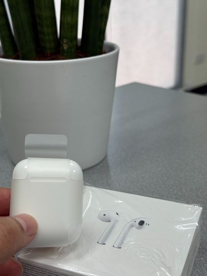 AirPods 2  สภาพดี มีกล่องให้ ใช้งานได้ปกติ