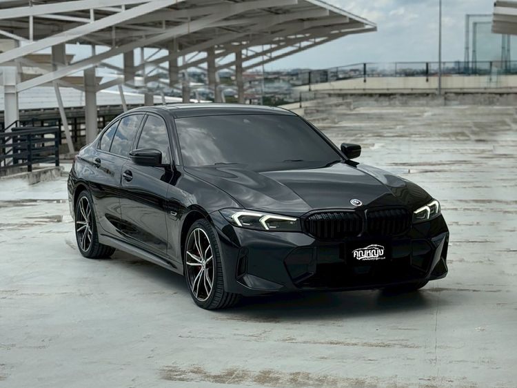 รถ BMW Series 3 330e สี ดำ