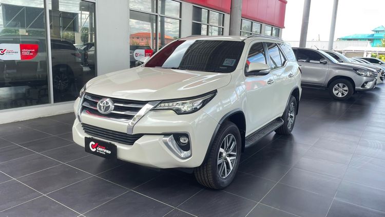 Toyota Fortuner 2015 2.8 V 4WD Utility-car ดีเซล ไม่ติดแก๊ส เกียร์อัตโนมัติ ขาว รูปที่ 2