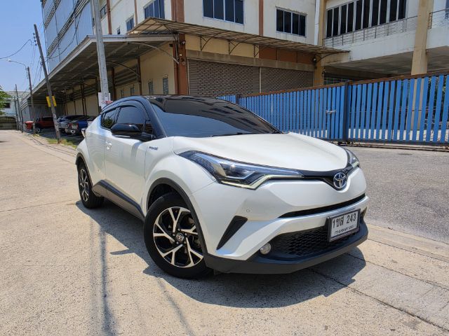 Toyota C-HR 2021 1.8 HV Mid Utility-car ไฮบริด ไม่ติดแก๊ส เกียร์อัตโนมัติ ขาว