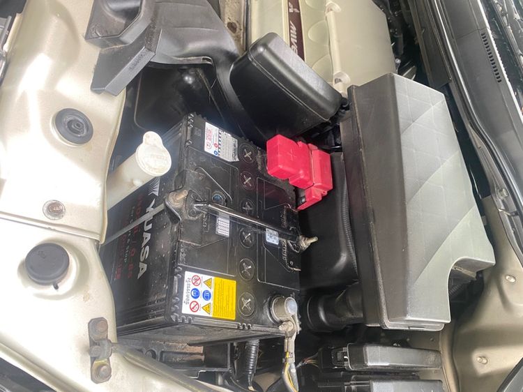 รถ Mitsubishi Space Wagon 2.4 GLS สี บรอนซ์ทอง