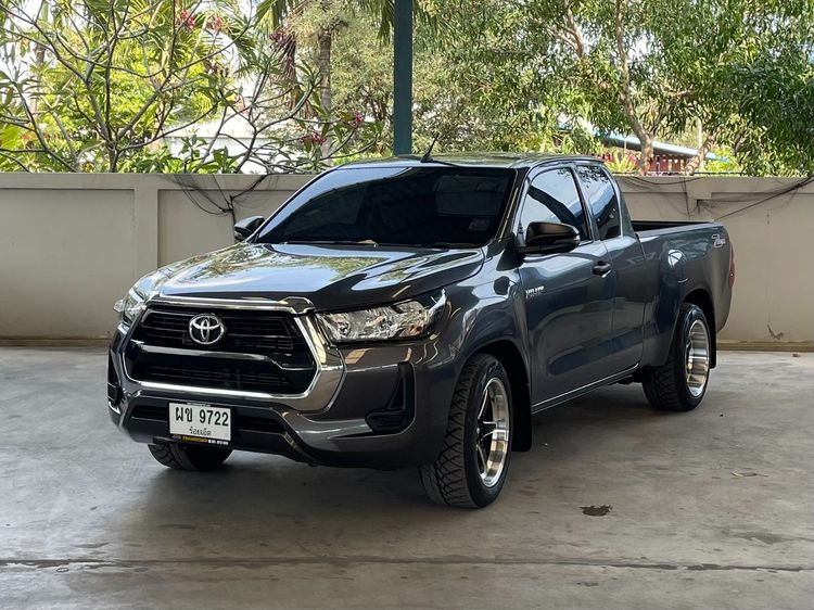 รถ Toyota Hilux Revo Smart Cab 2.4 Entry Z Edition สี เทา
