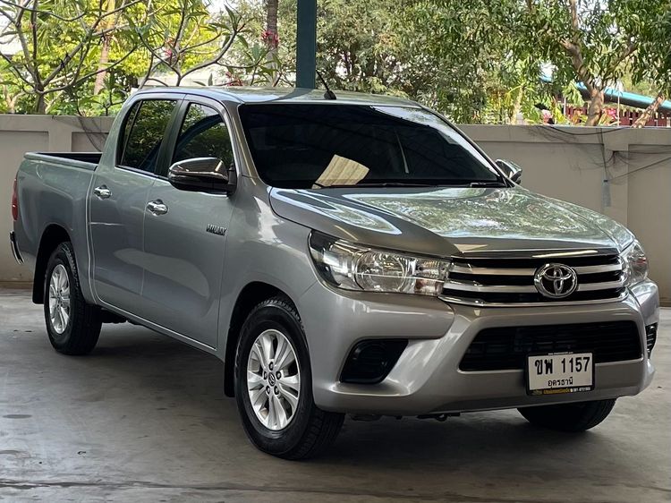 Toyota Hilux Revo 2017 2.4 J Plus Pickup ดีเซล ไม่ติดแก๊ส เกียร์ธรรมดา บรอนซ์เงิน รูปที่ 3