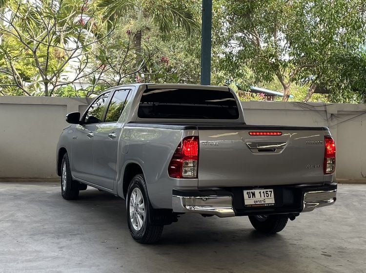 Toyota Hilux Revo 2017 2.4 J Plus Pickup ดีเซล ไม่ติดแก๊ส เกียร์ธรรมดา บรอนซ์เงิน รูปที่ 4