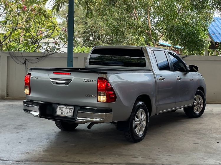 Toyota Hilux Revo 2017 2.4 J Plus Pickup ดีเซล ไม่ติดแก๊ส เกียร์ธรรมดา บรอนซ์เงิน รูปที่ 2