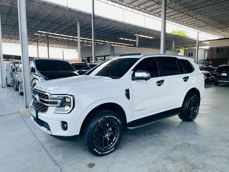 Ford Everest 2023 2.0 Titanium Plus 4WD Utility-car ดีเซล ไม่ติดแก๊ส เกียร์อัตโนมัติ ขาว
