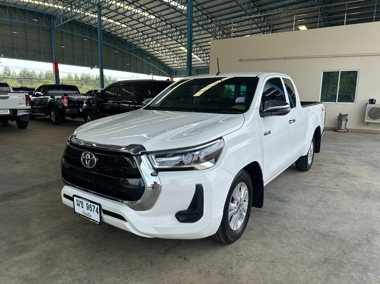 รถ Toyota Hilux Revo Smart Cab 2.4 Mid Z Edition สี ขาว