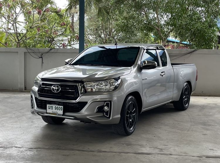รถ Toyota Hilux Revo 2.4 Z Edition J Plus สี บรอนซ์เงิน