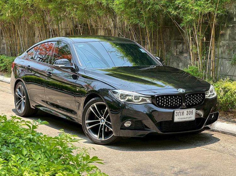 รถ BMW Series 3 320d สี ดำ