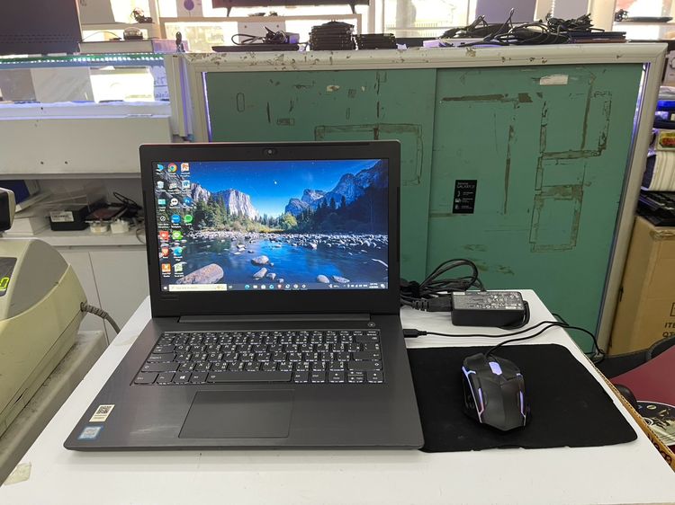 Lenovo v330-14IKB i5 Gen 8 Ram 8 GB สภาพสวย แบตนาน  ราคาถูกใจ