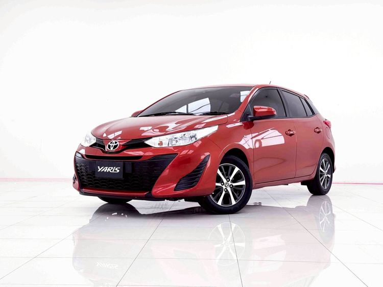 รถ Toyota Yaris 1.2 J Eco สี ส้ม