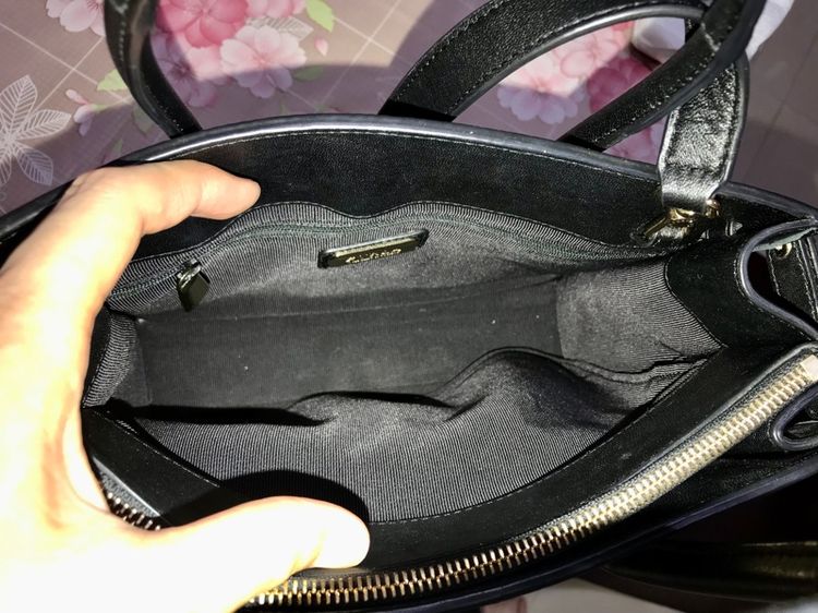 Furla กระเป๋าถือ หนังแกะแท้ ผิวสัมผัสนุ่มมือ สภาพดี รูปที่ 15