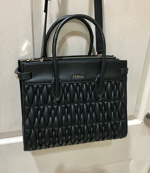 Furla กระเป๋าถือ หนังแกะแท้ ผิวสัมผัสนุ่มมือ สภาพดี รูปที่ 3