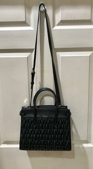 Furla กระเป๋าถือ หนังแกะแท้ ผิวสัมผัสนุ่มมือ สภาพดี รูปที่ 4