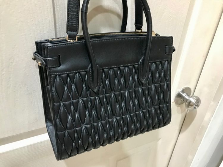 Furla กระเป๋าถือ หนังแกะแท้ ผิวสัมผัสนุ่มมือ สภาพดี รูปที่ 2
