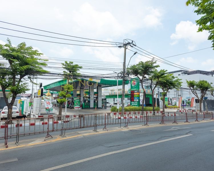🔥 ขายที่ดินพร้อมผู้เช่า ปั๊มน้ำมัน PT ⛽ ติดถนนประชาอุทิศ รายได้ 2 ล้าน++ ต่อ ปี 💸 สัญญายาวถึงปี 2591 📄 รูปที่ 2