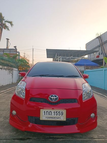 รถ Toyota Yaris 1.5 G สี แดง