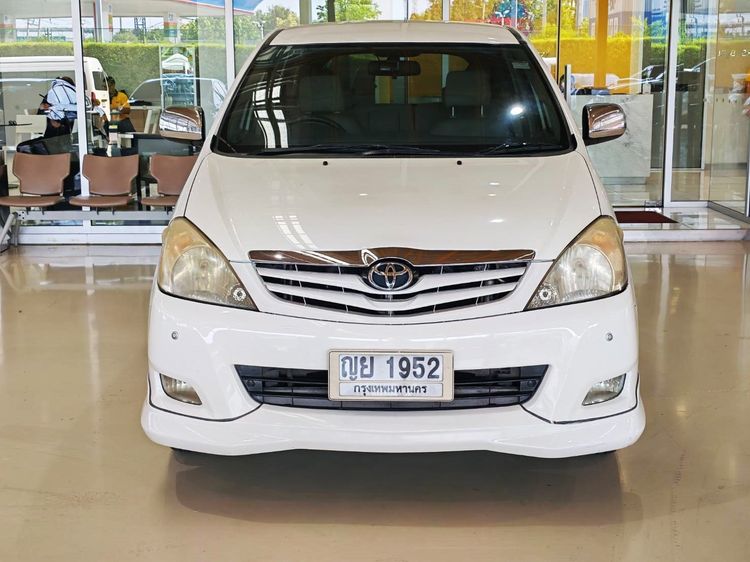 รถ Toyota Innova 2.0 G Exclusive สี ขาว