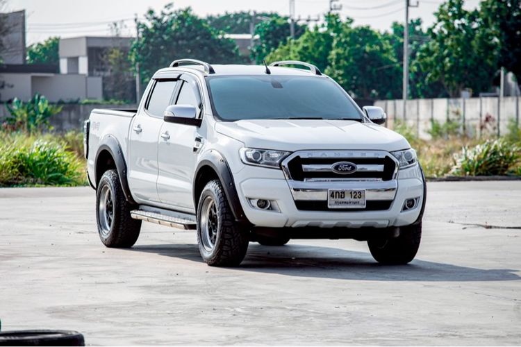 รถ Ford Ranger 3.2 Wildtrak 4WD สี ขาว