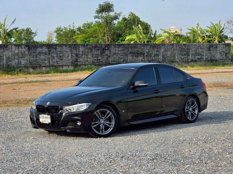 BMW Series 3 2019 330e Sedan ปลั๊กอินไฮบริด (PHEV) ไม่ติดแก๊ส เกียร์อัตโนมัติ ดำ