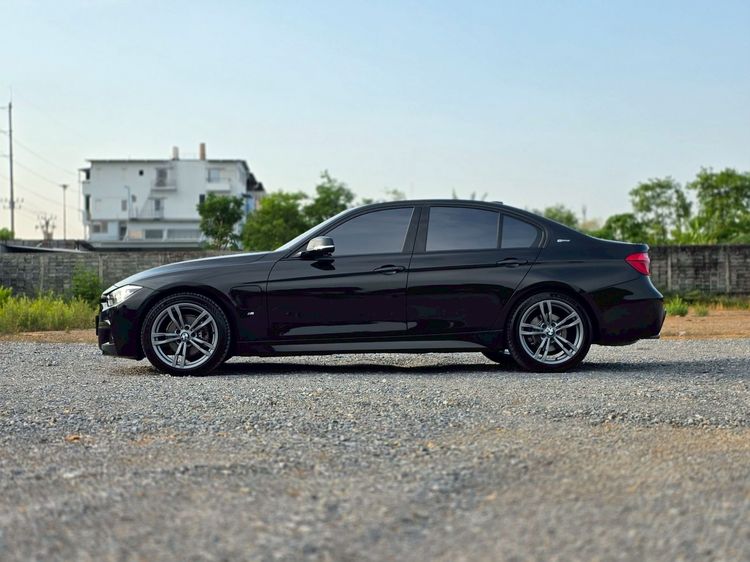 BMW Series 3 2019 330e Sedan ปลั๊กอินไฮบริด (PHEV) ไม่ติดแก๊ส เกียร์อัตโนมัติ ดำ รูปที่ 3