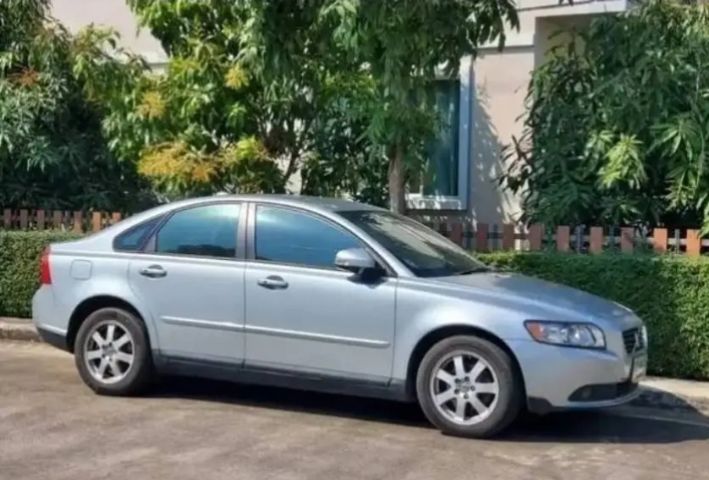 รถ Volvo S40 2.0 สี เทา