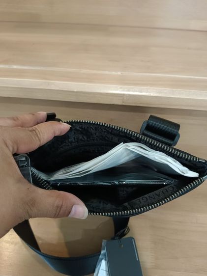 กระเป๋าสะพายข้างผู้ชาย armani exchange ของแท้มือหนึ่ง รูปที่ 6