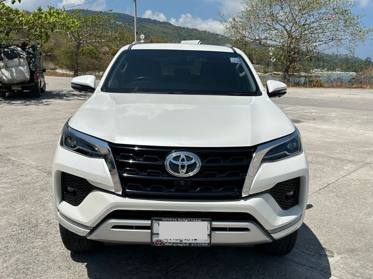 Toyota Fortuner 2022 2.4 V 4WD Utility-car ดีเซล เกียร์อัตโนมัติ ขาว รูปที่ 4