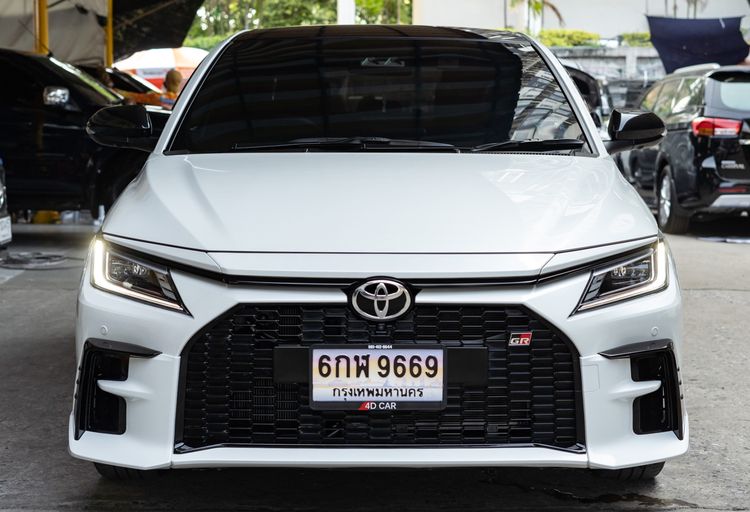 Toyota Yaris ATIV 2026 1.5 HEV GR SPORT Sedan ไฮบริด ไม่ติดแก๊ส เกียร์อัตโนมัติ ขาว