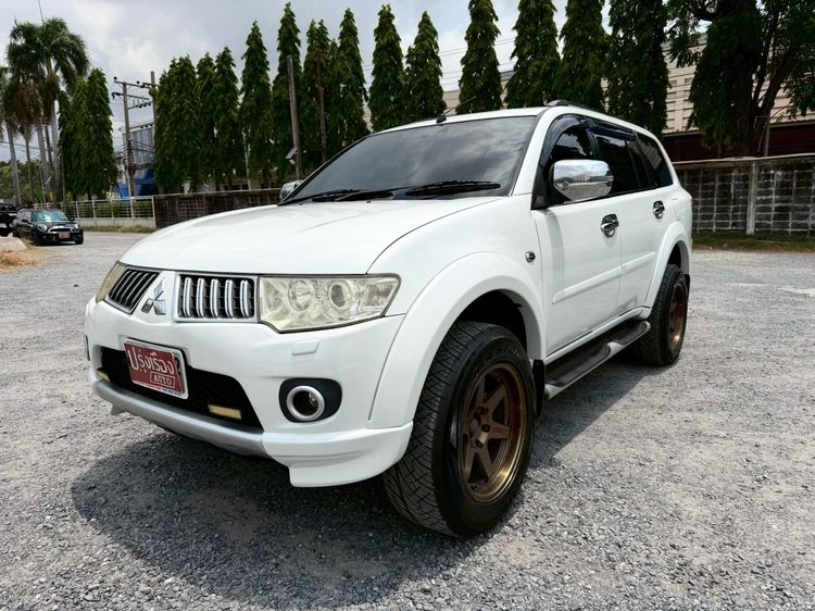 รถ Mitsubishi Pajero Sport 2.5 GT สี ขาว