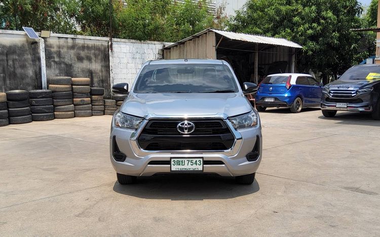 Toyota Hilux Revo 2023 Smart Cab 2.4 Entry Z Edition Pickup ดีเซล ไม่ติดแก๊ส เกียร์อัตโนมัติ บรอนซ์เงิน รูปที่ 2
