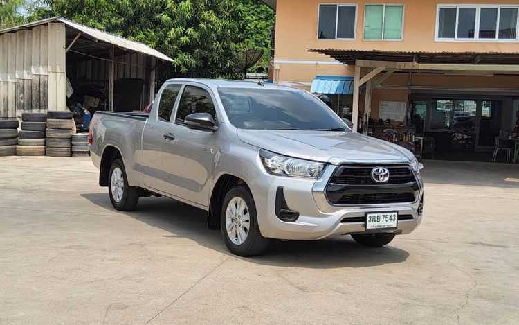 Toyota Hilux Revo 2023 Smart Cab 2.4 Entry Z Edition Pickup ดีเซล ไม่ติดแก๊ส เกียร์อัตโนมัติ บรอนซ์เงิน รูปที่ 3