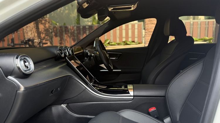 Mercedes-Benz C-Class 2023 C220 Sedan ดีเซล ไม่ติดแก๊ส เกียร์อัตโนมัติ ขาว รูปที่ 3