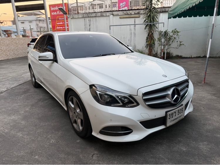 รถ Mercedes-Benz E-Class E200 สี ขาว