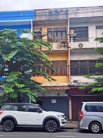 ขายหรือให้เช่าตึกแถว 3 ชั้น ติดถ.บางขุนนนท์ ใกล้สถานีรถไฟฟ้า เข้ามาทางถ.จรัญสนิทวงศ์หรือสถานีรถไฟฟ้าบางขุนนนท์ประมาณ 400 เมตร จอดรถริมถนนได้
