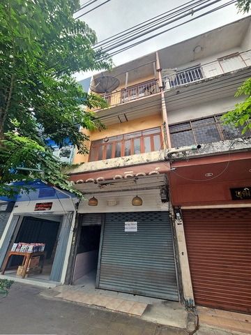ขายหรือให้เช่าตึกแถว 3 ชั้น ติดถ.บางขุนนนท์ ใกล้สถานีรถไฟฟ้า เข้ามาทางถ.จรัญสนิทวงศ์หรือสถานีรถไฟฟ้าบางขุนนนท์ประมาณ 400 เมตร จอดรถริมถนนได้ รูปที่ 2