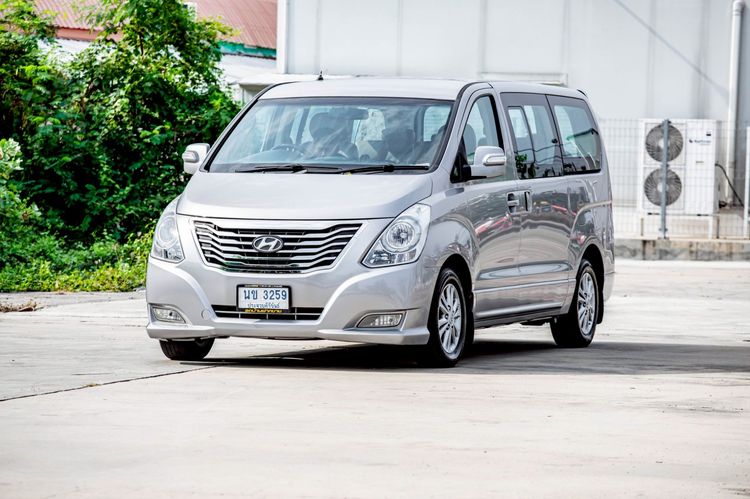รถ Hyundai H-1  2.5 Deluxe สี เทา