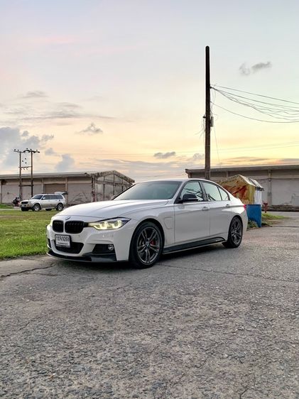 BMW Series 3 2018 330e Sedan เบนซิน ไม่ติดแก๊ส เกียร์อัตโนมัติ ขาว